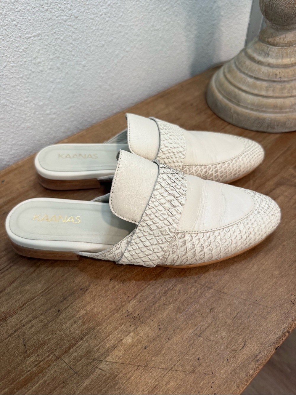 KAANAS White Leather Snakeskin Embossed Mule Loafers Slides Size 6